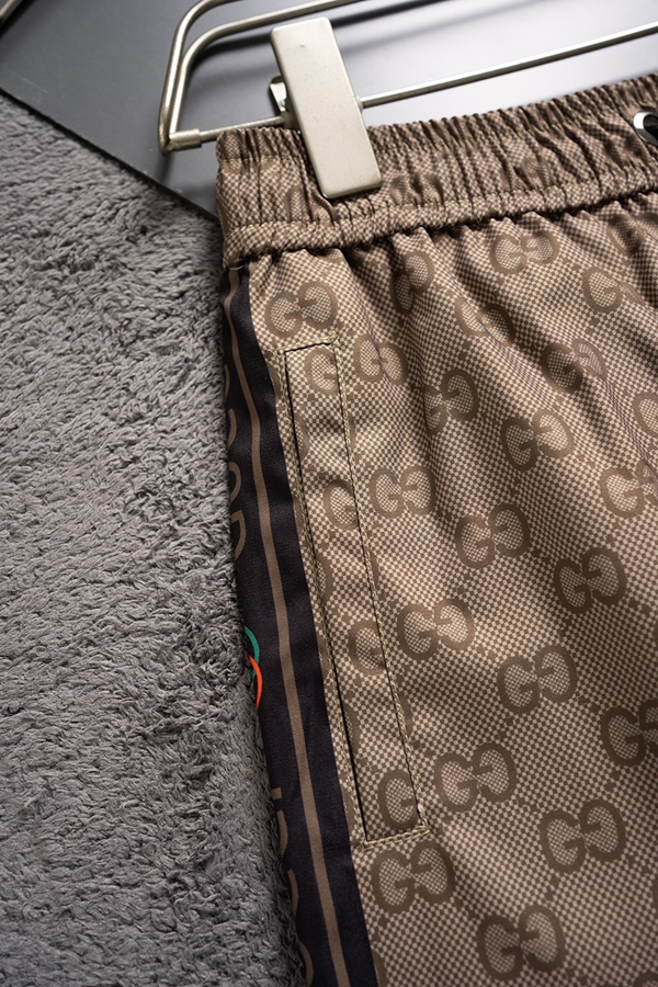 ブランドハーフパンツ側面デザイン